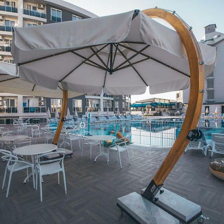Royal Towers Hotel Lara Antalya Exterior foto